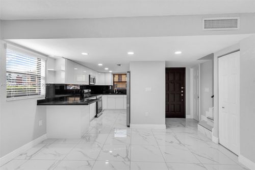 5061 W 12th Ln, Hialeah, FL, 33012-3184 | Card Image