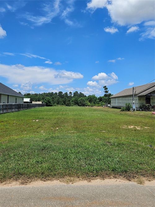 131 County Road 5009, Cleveland, TX, 77327-3243 | Card Image