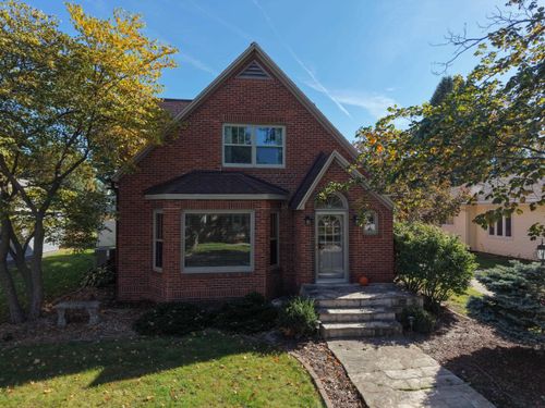 608 3rd St, Parkersburg, IA, 50665-2062 | Card Image