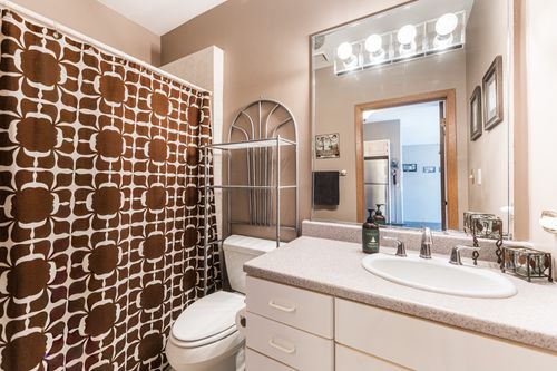 apt-b5-530 E Highland Ave, Villa Park, IL, 60181-2776 | Card Image