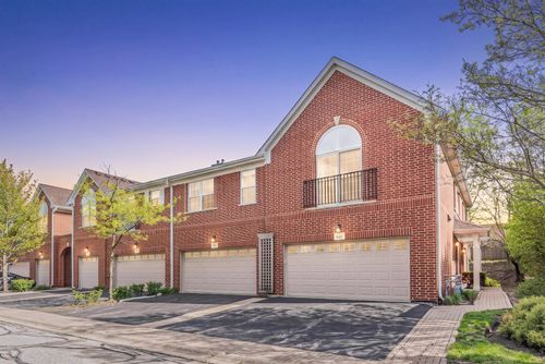 7-e3-947 Kensington Dr, Northbrook, IL, 60062-5969 | Card Image