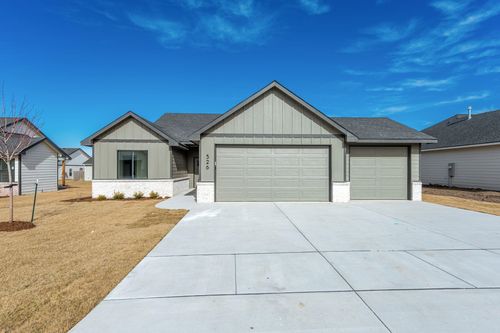 526 Elmwood St, Park City, KS, 67147-1123 | Card Image