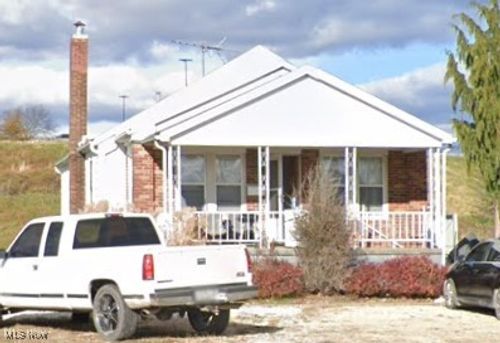 8961 Whitaker Rd, Cambridge, OH, 43725-9416 | Card Image