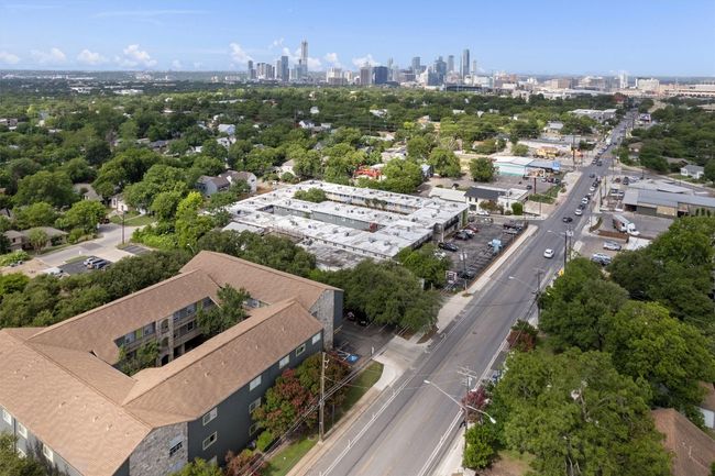 APT-236 - 2401 Manor Rd, Condo with 2 bedrooms, 1 bathrooms and null parking in Austin TX | Image 34