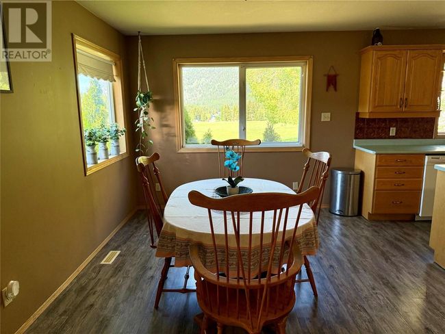 5888 Lazy Lake Rd, Home with 4 bedrooms, 2 bathrooms and null parking in Wasa BC | Image 18