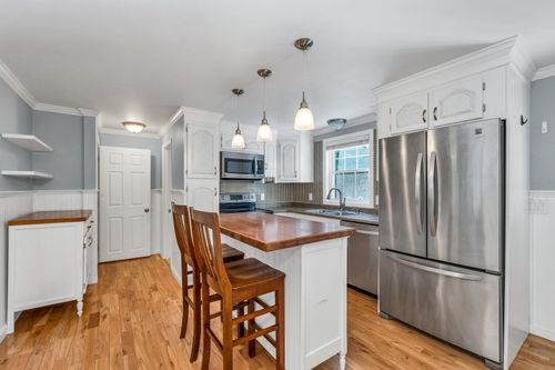 64 Boulder Dr, Londonderry, NH, 03053-3787 | Card Image