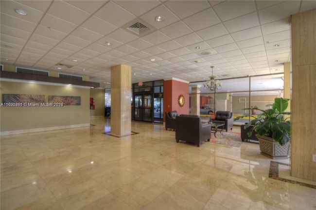 317 - 400 Kings Point Dr, Condo with 1 bedrooms, 1 bathrooms and null parking in Sunny Isles Beach FL | Image 28