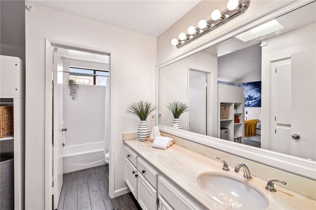G - 2715 Vanderbilt Ln, Townhouse with 2 bedrooms, 3 bathrooms and 2 parking in Redondo Beach CA | Image 47