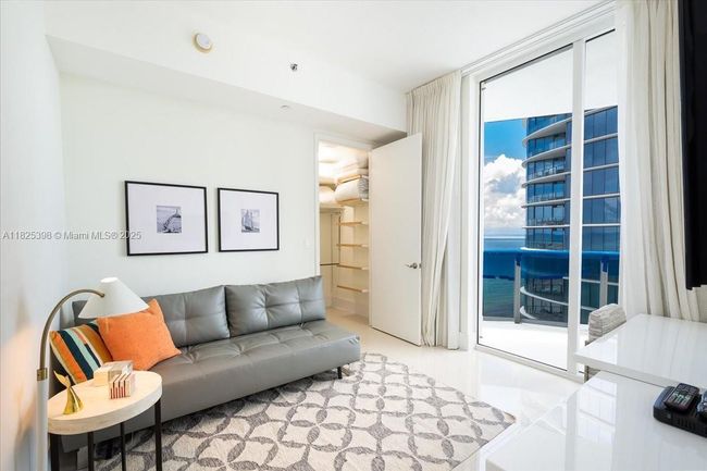 APT-1502 - 15811 Collins Ave, Condo with 3 bedrooms, 4 bathrooms and null parking in Sunny Isles Beach FL | Image 9