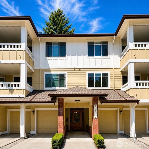 301-23932 Ne 115th Ln, Redmond, WA, 98053-6213 | Card Image