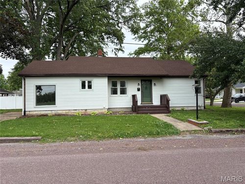 1516 Ash St, Highland, IL, 62249-2254 | Card Image
