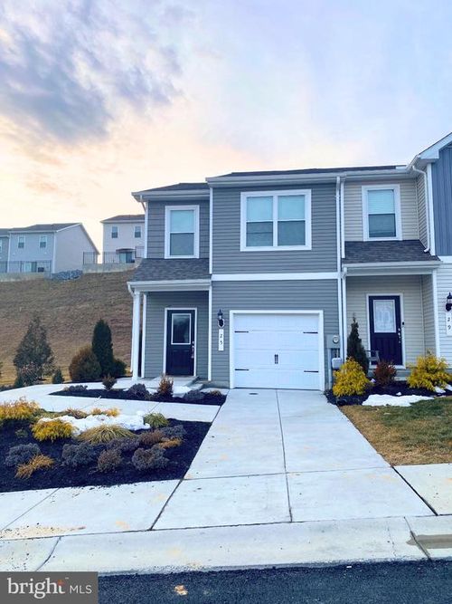 25 Cranston Ct, FALLING WATERS, WV, 25419-4552 | Card Image