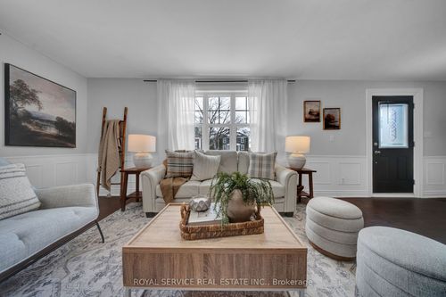 285 Ridout St, Port Hope, ON, L1A1P8 | Card Image