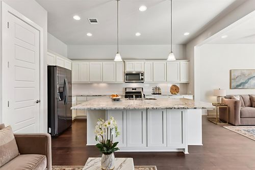 1613 Arcilla St, Austin, TX, 78741-7312 | Card Image