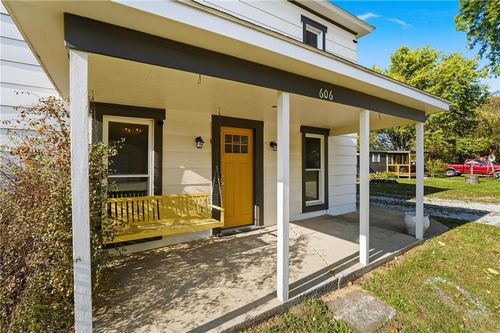 606 Water St, Holt, MO, 64048-7129 | Card Image