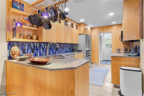 5677 Cove Cir, NAPLES, FL, 34119-9531 | Card Image