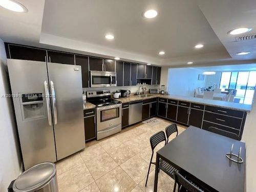 2114-2500 Parkview Dr, Hallandale Beach, FL, 33009-2810 | Card Image