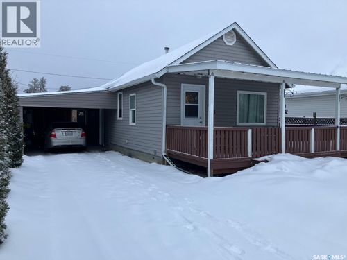 413 8th Ave W, Nipawin, SK, S0E1E0 | Card Image