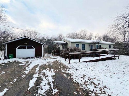 583 Pinehurst St, Lyndonville, VT, 05851-8730 | Card Image