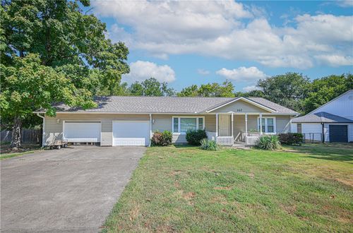 507 E Helena St, Siloam Springs, AR, 72761-1911 | Card Image