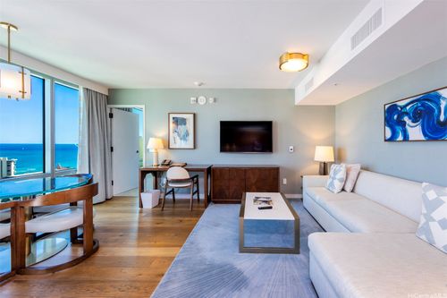 2908-2139 Kuhio Ave, Honolulu, HI, 96815-2378 | Card Image