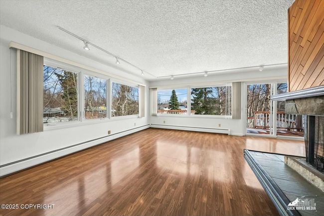 Living Room | Image 4