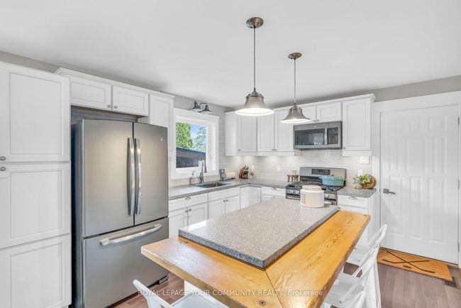 318 Duclos Point Rd, House other with 5 bedrooms, 3 bathrooms and 4 parking in Pefferlaw ON | Image 12