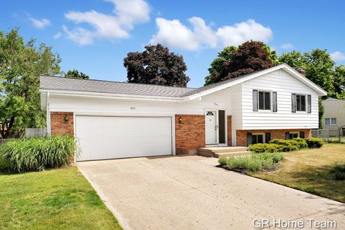 895 Bellewood Drive Se, Kentwood, MI, 49508 | Card Image