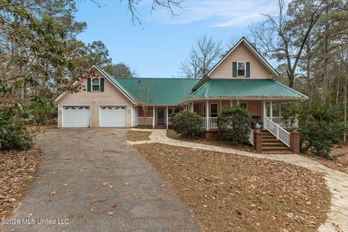 13 Albert Odom Dr, Poplarville, MS, 39470-7243 | Card Image