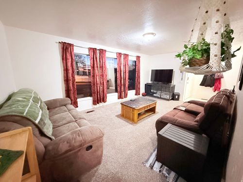 4404 S 375 E, Washington Terrace, UT, 84405-5820 | Card Image