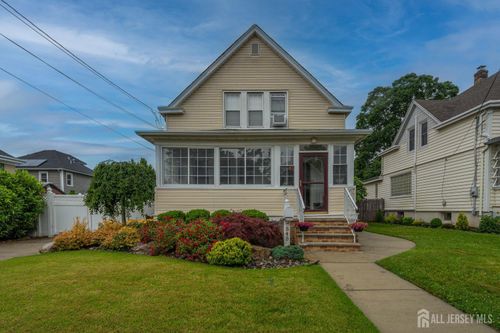 545 Myrtle Ave, Woodbridge, NJ, 07095-3008 | Card Image