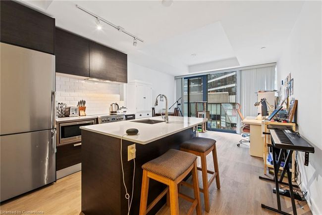 206 - 57 St Joseph St, House attached with 2 bedrooms, 1 bathrooms and null parking in Toronto ON | Image 10