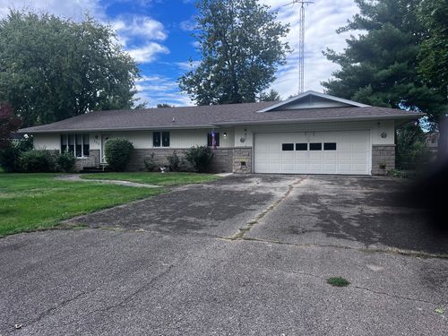 526 4th St, Cissna Park, IL, 60924-9778 | Card Image