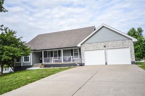 3711 S Rust Rd, Grain Valley, MO, 64029-9230 | Card Image