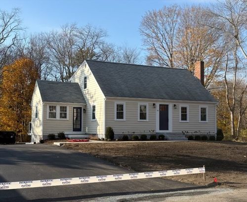 26 Reed St, Hanson, MA, 02341-1916 | Card Image