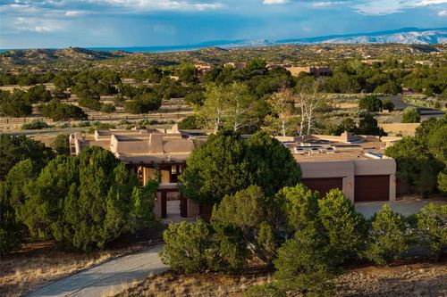 26 Picacho Peak Dr, Santa Fe, NM, 87506-8289 | Card Image