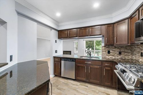 37 Amethyst Ln, Paterson, NJ, 07501-3368 | Card Image