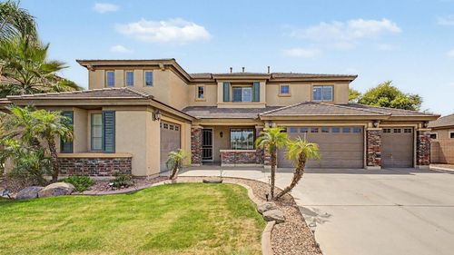 8425 W Northview Ave, Glendale, AZ, 85305-3930 | Card Image