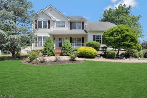 6 Varnon Ct, Hillsborough, NJ, 08844-8117 | Card Image