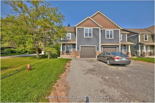 593 1st Ave, Welland, ON, L3C1Z2 | Card Image