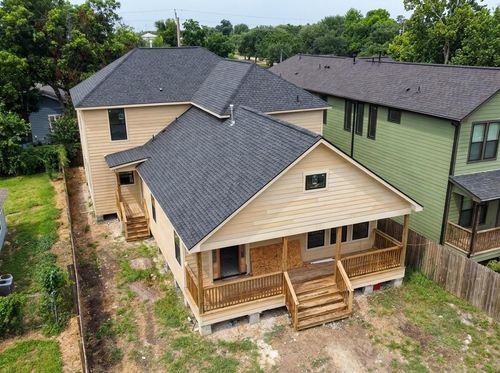 4539 Walker St, Houston, TX, 77023-1147 | Card Image