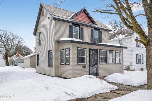 15 Murdock Ave, Glens Falls, NY, 12801-2456 | Card Image