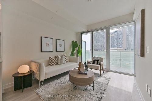 617-15 Queens Quay E, Toronto, ON, M5E0C5 | Card Image