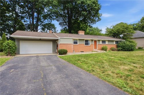236 Manor Dr, Columbiana, OH, 44408-1043 | Card Image