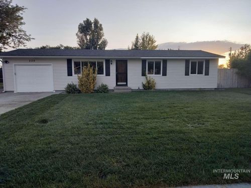 335 Nw 19th St, Ontario, OR, 97914-1918 | Card Image