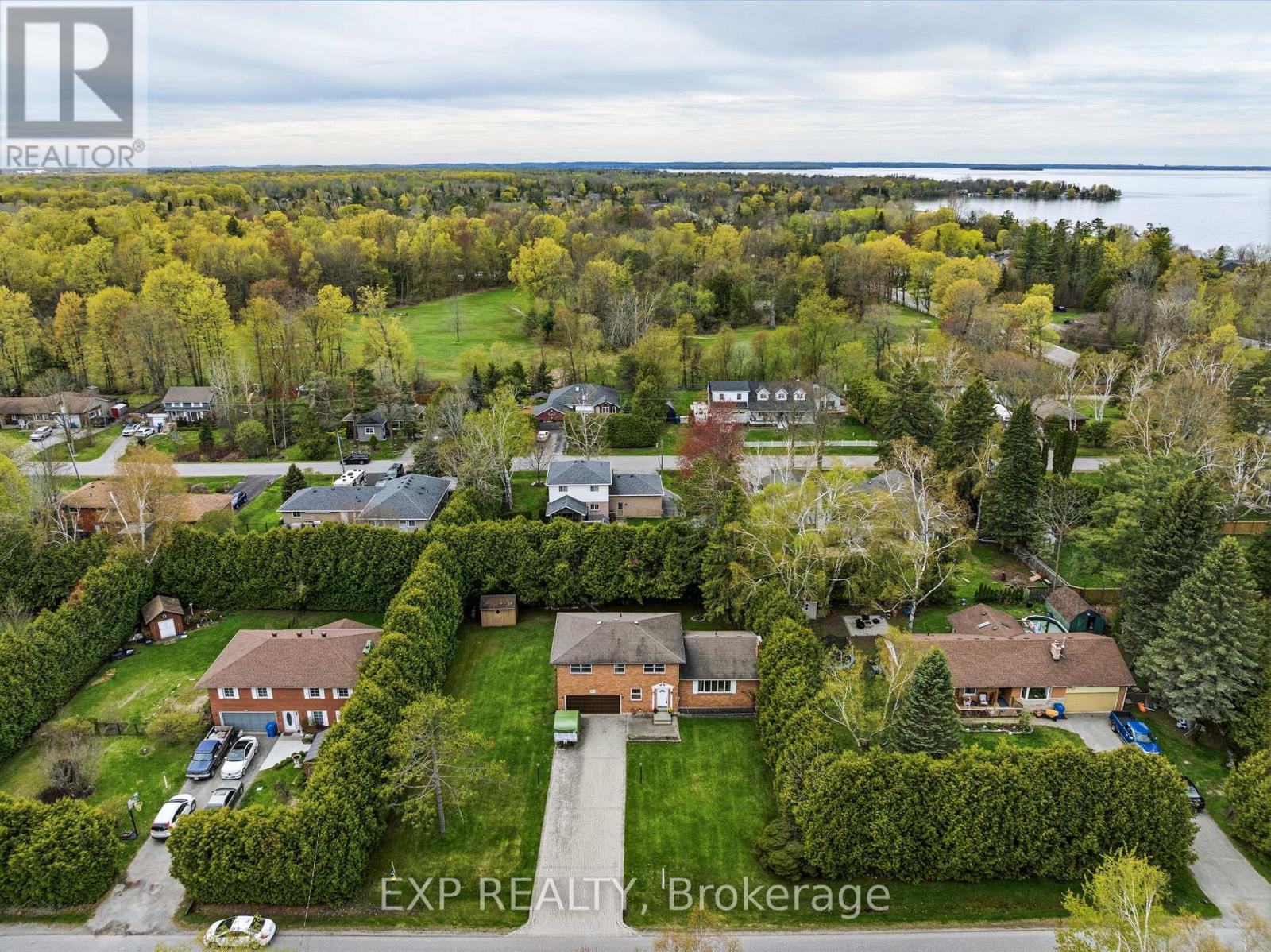 Residential in Georgina (Sutton & Jackson's Point)