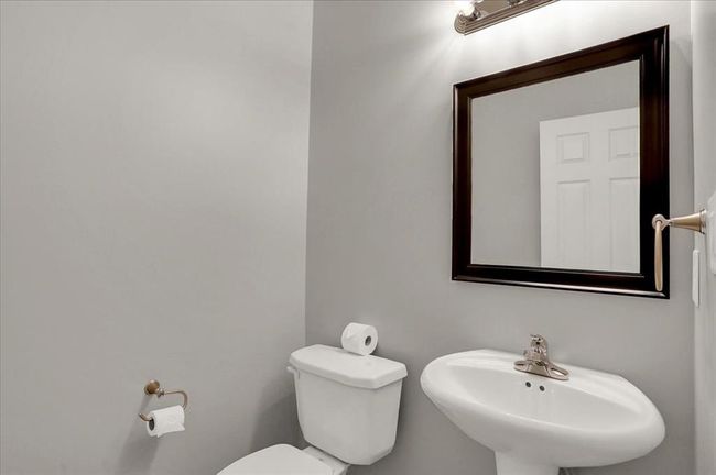 10905 Lemongrass Dr, Condo with 2 bedrooms, 3 bathrooms and null parking in Zionsville IN | Image 16