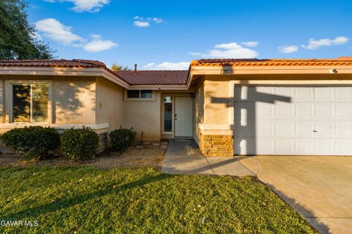 125 Gaitano Dr, Palmdale, CA, 93550-2136 | Card Image