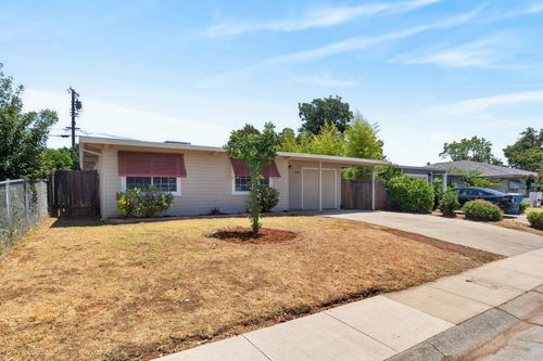 5805 61st Street, Sacramento, CA, 95824 | Card Image