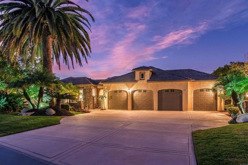 1091 Park Hill Pl, Vista, CA, 92081-7561 | Card Image